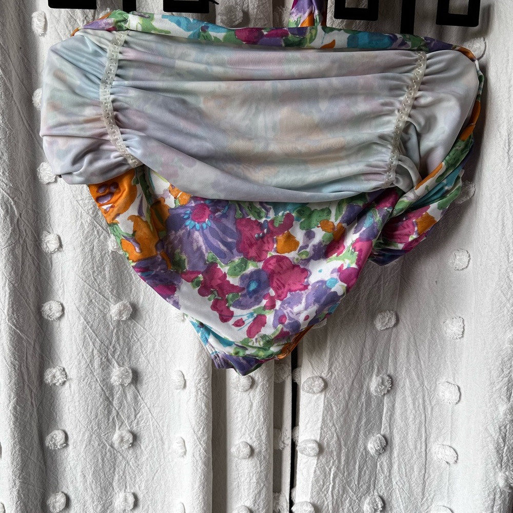 Anthropologie Two piece bathing suit with ruched skirt - Picture 6 of 6
